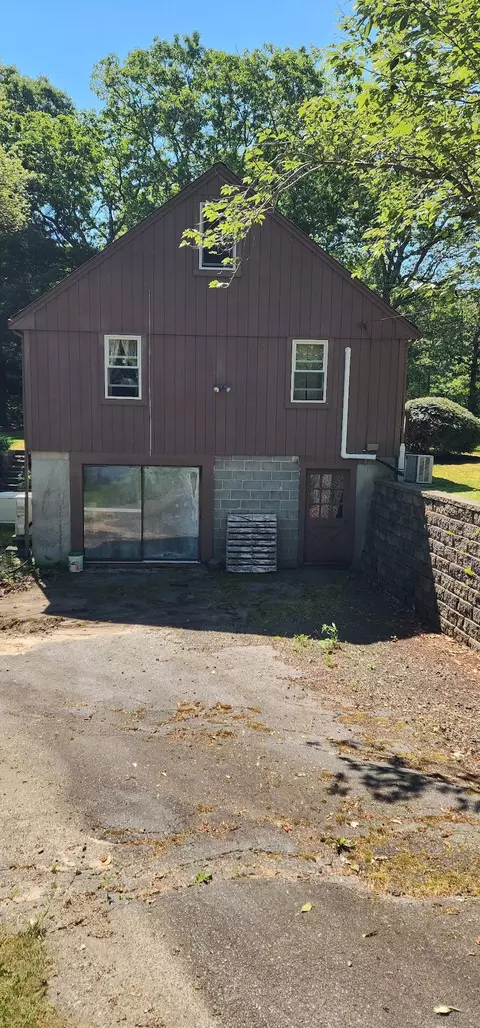 Exterior - 5 Autumn Dr, Mashpee, MA 02649 photo 4 of 7