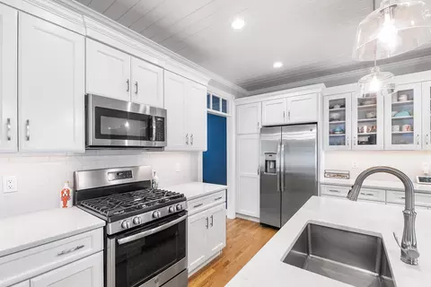 1 Snead Dr, Mashpee, MA 02649 photo 5