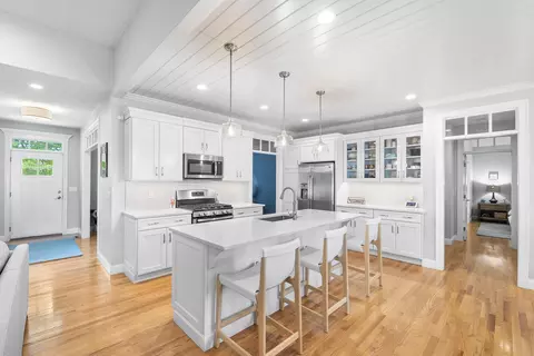 1 Snead Dr, Mashpee, MA 02649 photo 4