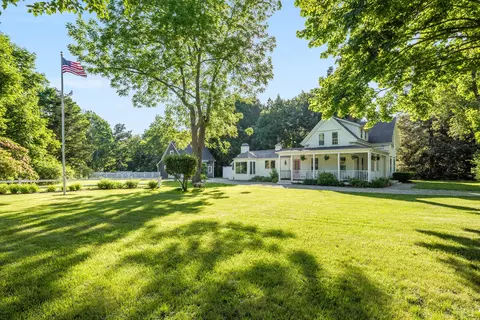 391 Main St, Cotuit, MA 02635 photo 3
