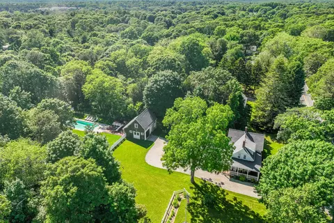 391 Main St, Cotuit, MA 02635 photo 2