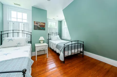 Bedroom - 545 S Main St, Centerville, MA 02632 photo 5 of 7
