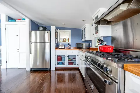 Kitchen - 545 S Main St, Centerville, MA 02632 photo 5 of 6