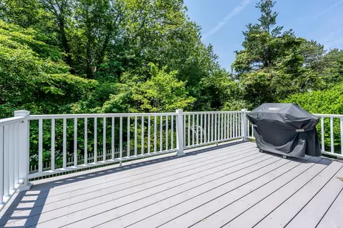 Exterior - 545 S Main St, Centerville, MA 02632 photo 6 of 13