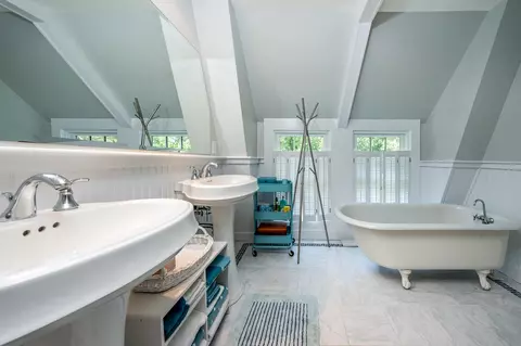 Bath - 545 S Main St, Centerville, MA 02632 photo 1 of 4