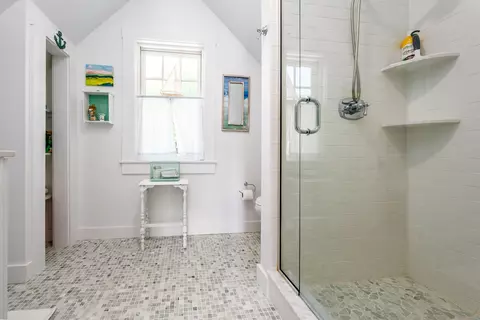 Bath - 545 S Main St, Centerville, MA 02632 photo 3 of 4