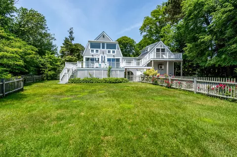Exterior - 545 S Main St, Centerville, MA 02632 photo 12 of 13