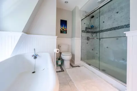 Bath - 545 S Main St, Centerville, MA 02632 photo 2 of 4
