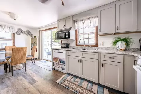 Kitchen - 106 Old Great Neck Rd, Mashpee, MA 02649 photo 1 of 2