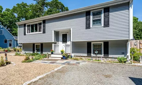 Exterior - 106 Old Great Neck Rd, Mashpee, MA 02649 photo 1 of 7