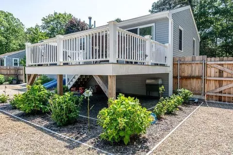Exterior - 106 Old Great Neck Rd, Mashpee, MA 02649 photo 3 of 7