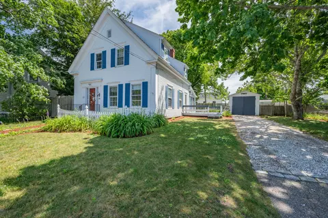 455 Lower County Rd, Harwich Port, MA 02646