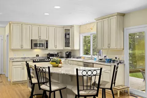 123 Shell Ln, Cotuit, MA 02635 photo 9
