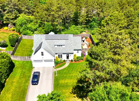 48 Meadowbrook Rd, Mashpee, MA 02649 photo 2