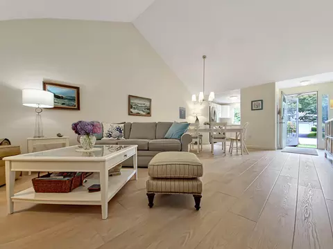 10 Upland Cir, Mashpee, MA 02649 photo 9