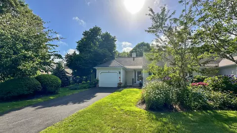 10 Upland Cir, Mashpee, MA 02649 photo 2