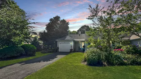 10 Upland Cir, Mashpee, MA 02649 photo 3