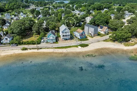 17 Crescent Pl, Onset, MA 02558 photo 1