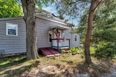 17 Crescent Pl, Onset, MA 02558 photo 4