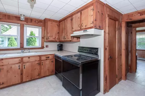 Kitchen - 27 Over Jordan Rd, Wareham, MA 02571 photo 2 of 2