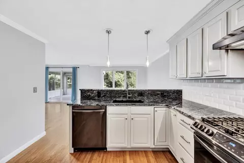 9 Chippers Ln, Mashpee, MA 02649 photo 10
