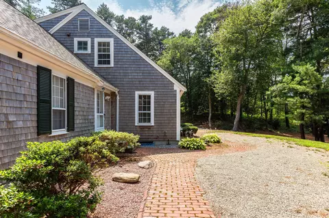 Exterior - 1081 River Rd, Marstons Mills, MA 02648 photo 5 of 8