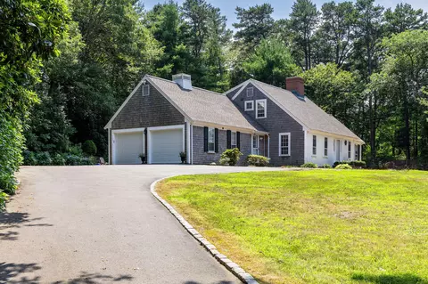 Exterior - 1081 River Rd, Marstons Mills, MA 02648 photo 2 of 8
