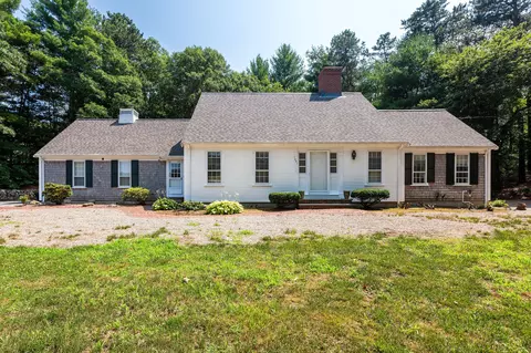 Exterior - 1081 River Rd, Marstons Mills, MA 02648 photo 3 of 8