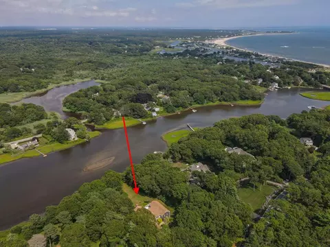 162 Starboard Ln, Osterville, MA 02655