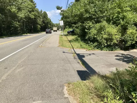 988 Falmouth Rd, Mashpee, MA 02649 photo 1