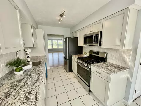 27 Bay Pointe Drive Ext, Buzzards Bay, MA 02532 photo 2