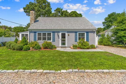 47 Bearse Rd, Mashpee, MA 02649 photo 1