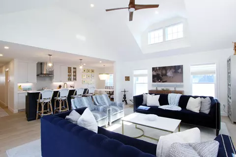 Living - 43 Cobblestone Cir, Mashpee, MA 02649 photo 2 of 2