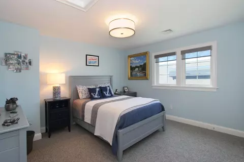 Bedroom - 43 Cobblestone Cir, Mashpee, MA 02649 photo 3 of 6