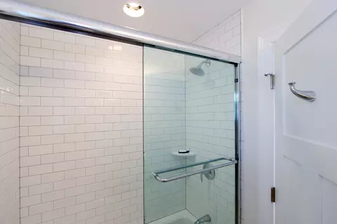 Bath - 43 Cobblestone Cir, Mashpee, MA 02649 photo 4 of 5