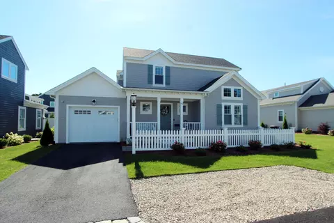 Exterior - 43 Cobblestone Cir, Mashpee, MA 02649 photo 1 of 6