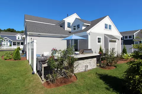 Exterior - 43 Cobblestone Cir, Mashpee, MA 02649 photo 3 of 6