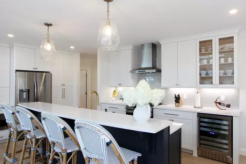 Kitchen - 43 Cobblestone Cir, Mashpee, MA 02649 photo 2 of 3