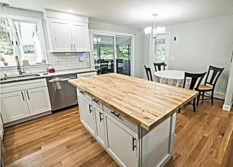 492 Cotuit Rd, Mashpee, MA 02649 photo 2