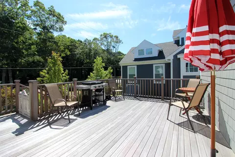 64 Cobblestone Cir, Mashpee, MA 02649 photo 13
