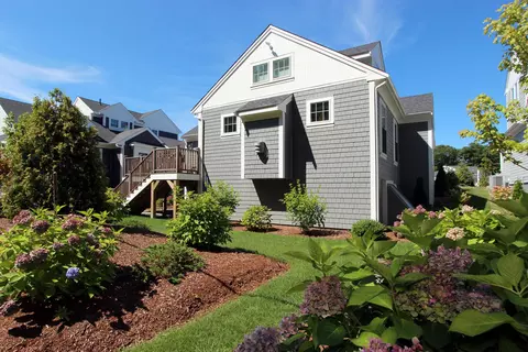 64 Cobblestone Cir, Mashpee, MA 02649 photo 4