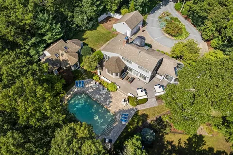 134 Paddock Cir, Mashpee, MA 02649 photo 1