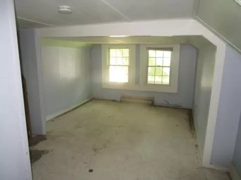 Bedroom - 4073 Main St, Barnstable, MA 02630 photo 3 of 3