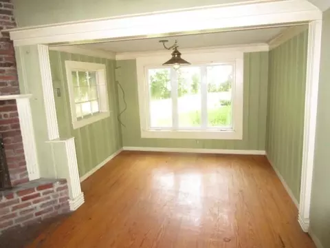 Living - 4073 Main St, Barnstable, MA 02630 photo 2 of 5