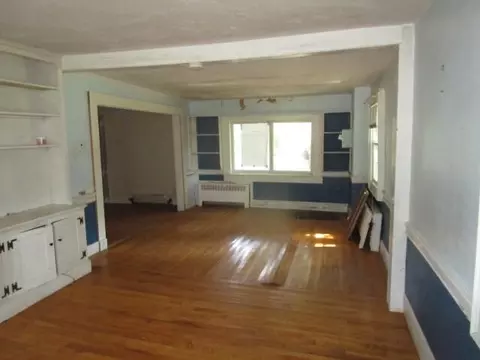 Living - 4073 Main St, Barnstable, MA 02630 photo 3 of 5