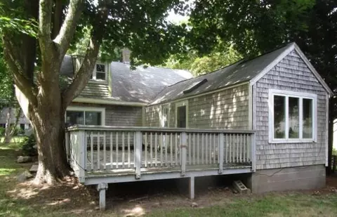Exterior - 4073 Main St, Barnstable, MA 02630 photo 2 of 5