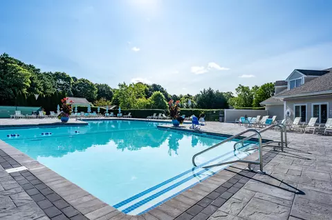 Exterior - 31 Grey Hawk Dr, Mashpee, MA 02649 photo 4 of 9