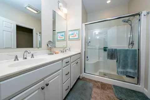 Bath - 31 Grey Hawk Dr, Mashpee, MA 02649 photo 1 of 3
