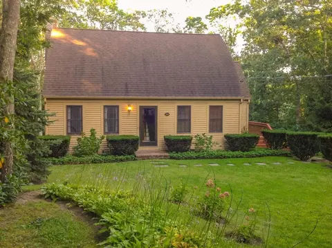 218 Santuit Rd, Cotuit, MA 02635 photo 1