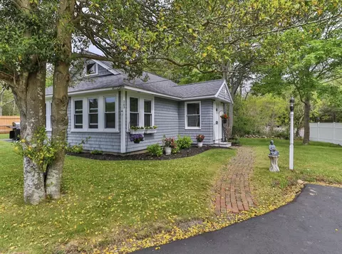 Exterior - 283 Old Stage Rd, Centerville, MA 02632 photo 2 of 2
